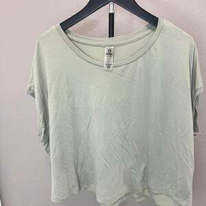 Mono b light green cropped